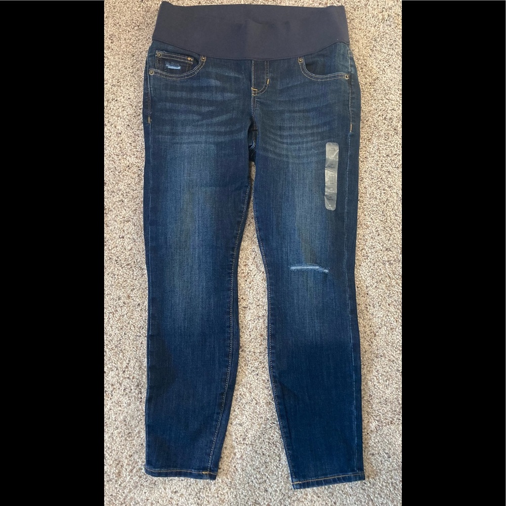 NWOT- GAP Maternity Jeans, size 27 regular